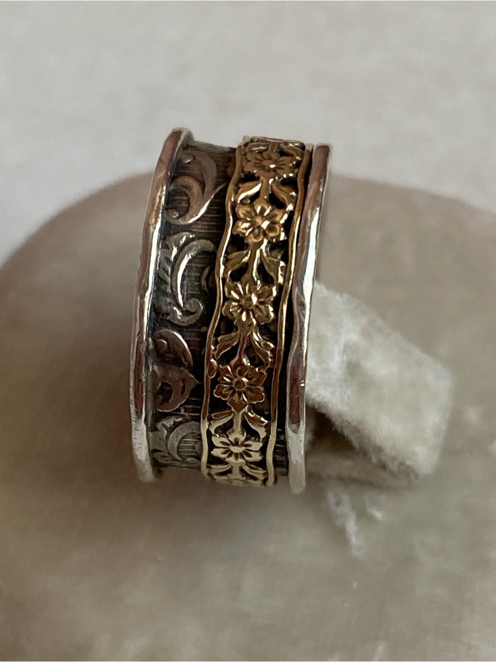 14k Gold & Sterling Floral Spinner Ring - Picture 3 of 9